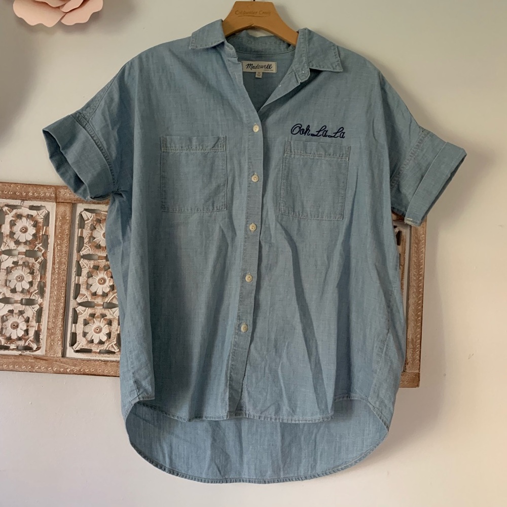 LISTING MOVED TO @dandelauryn Madewell Button Down